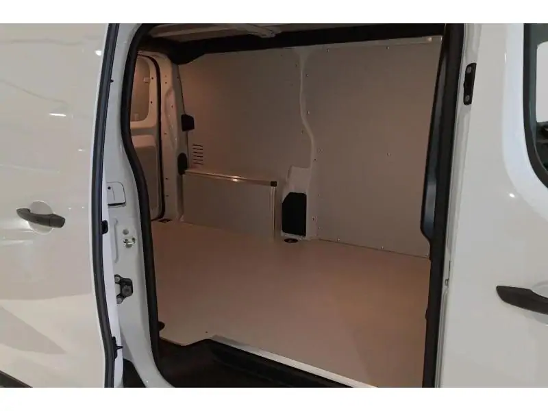 VEHICLE__CONDITION_SERVICE Peugeot Expert Standard L2 2.0 BlueHDi 145 MA WHITE 18