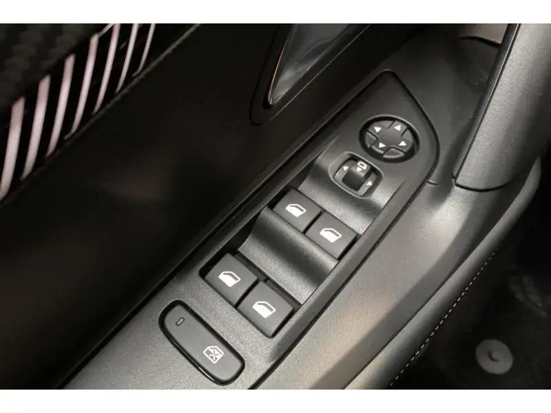 Occasion Peugeot 2008 Allure HYBRID 145 pk GREY 17