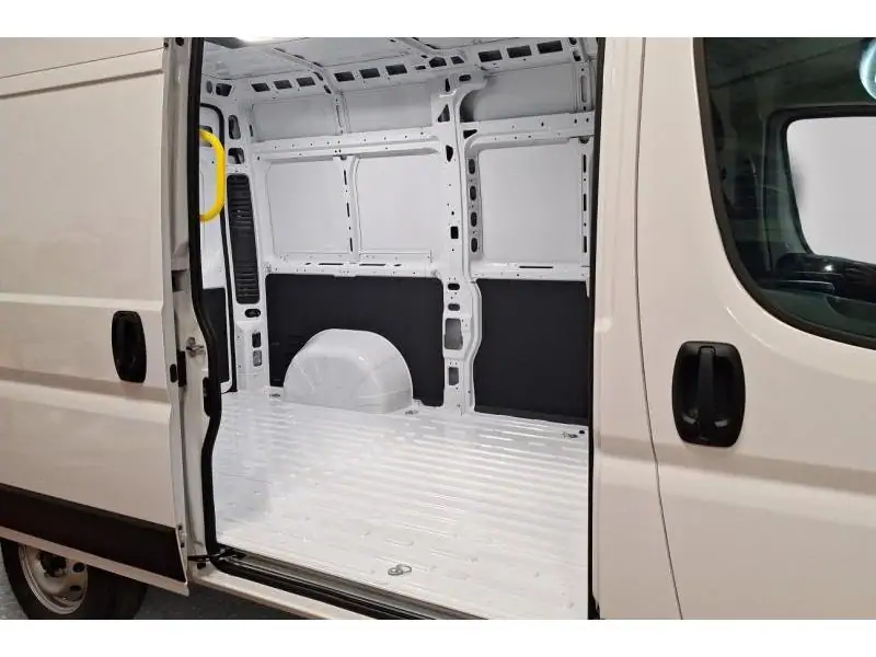 Démo Peugeot Boxer 335 L3H2 2.2 BlueHDi 140 S&S Aut.8 Euro 6e WHITE 18