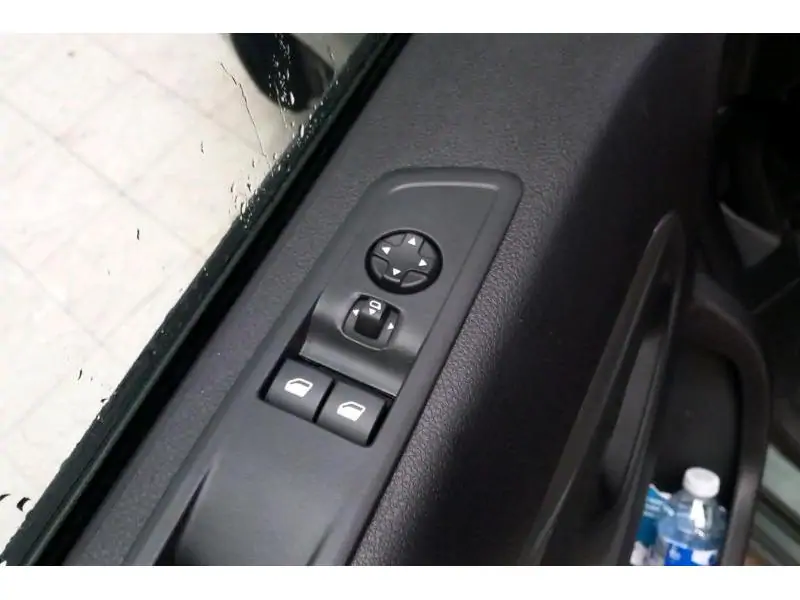 VEHICLE__CONDITION_SERVICE Peugeot Traveller 8 places GREEN 19
