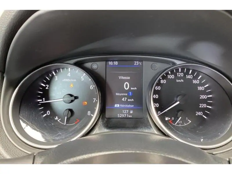 Occasion Nissan Qashqai SUV MANUAL RED 26