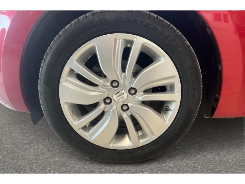 Occasion Suzuki Swift Berline MANUAL RED 20