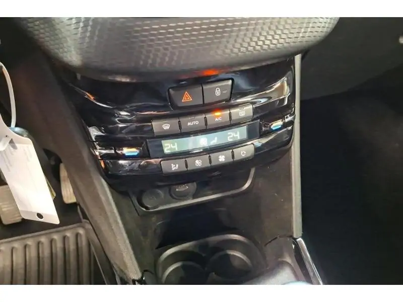 Occasion Peugeot 2008 Allure Gps WHITE 15