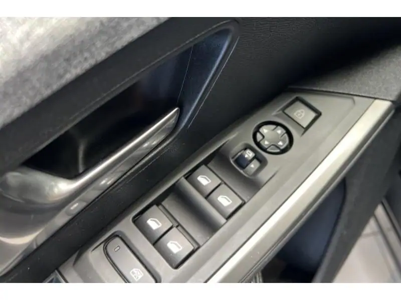 Occasion Peugeot 3008 III & e-allure GREY 17