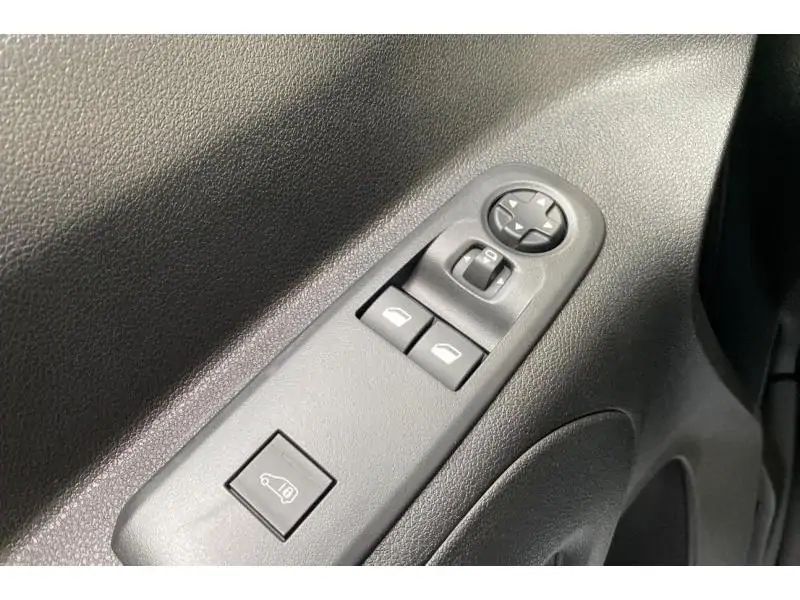 Occasion Opel Combo Cargo WHITE 17