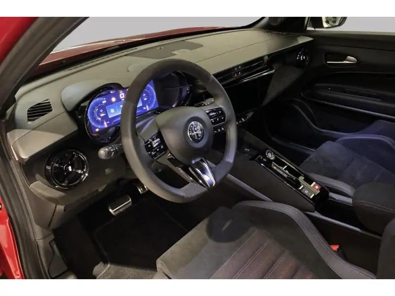 VEHICLE__CONDITION_SERVICE Alfa Romeo Junior SPECIALE Hybrid 136 RED 9