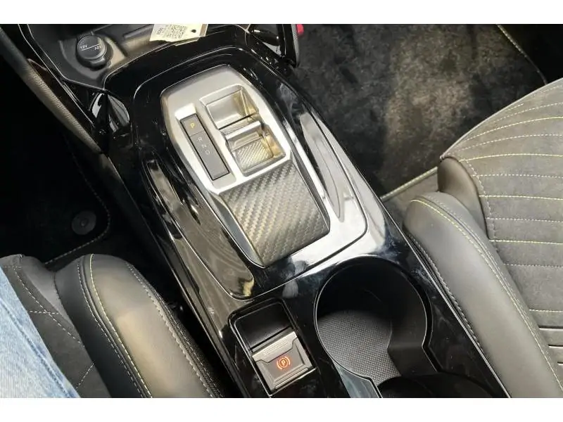 VEHICLE__CONDITION_SERVICE Peugeot 2008 GT WHITE 16