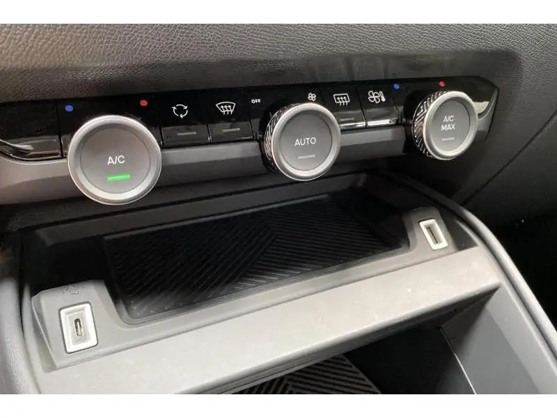 Occasion Citroen e-C4 FEEL* Caméra GPS Jantes alu GREY 36