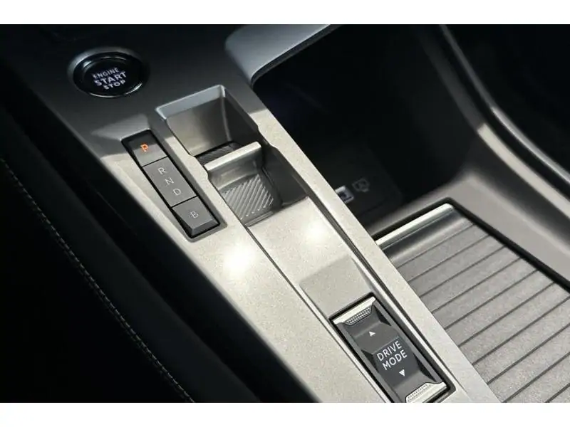VEHICLE__CONDITION_SERVICE Peugeot 308 GT 1.6 Plug-in Hybrid 180 pk WHITE 16