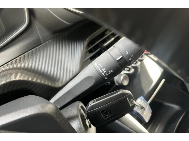 VEHICLE__CONDITION_SERVICE Peugeot 208 ENVY YELLOW 24