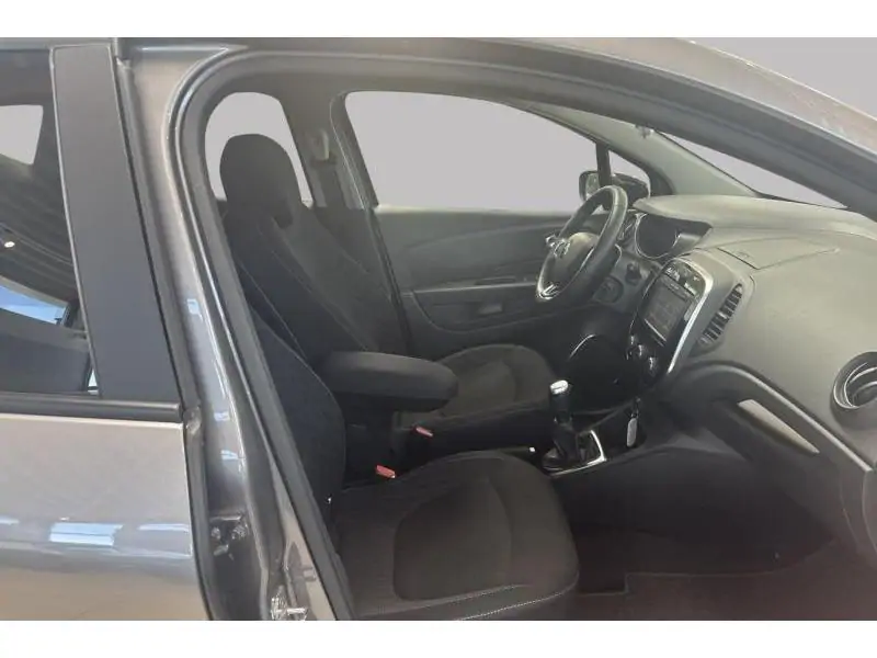 Occasion Renault Captur Berline 0.9 MANUAL GREY 9