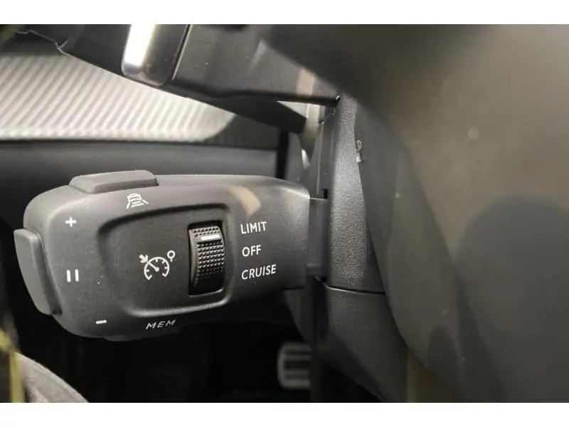 VEHICLE__CONDITION_SERVICE Peugeot 2008 GT*DISPO 12/2025 WHITE 24