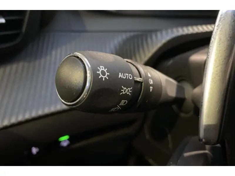 Occasion Peugeot 208 Allure BLACK 23