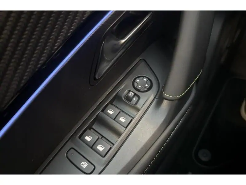 VEHICLE__CONDITION_SERVICE Peugeot 2008 II GT RED 17