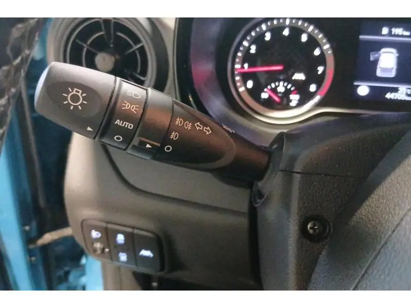 Occasion Hyundai i10 TECHNO PACK GPS/CAMERA/JANTES ALU BLUE 25