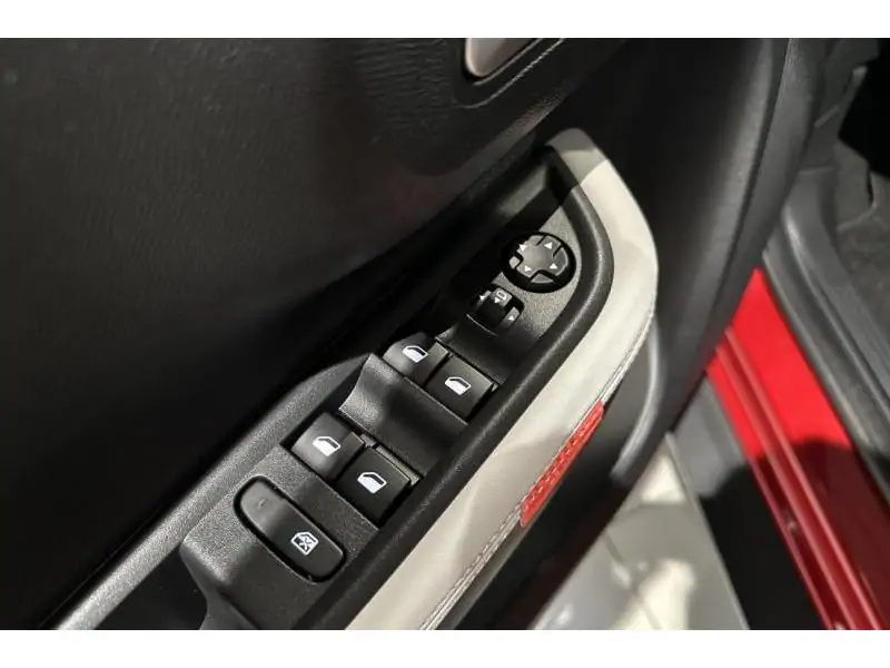 VEHICLE__CONDITION_SERVICE Citroen C3 Aircross COMFORT RANGE MAX RED 17