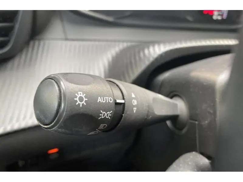 Occasion Peugeot 208 Active WHITE 23