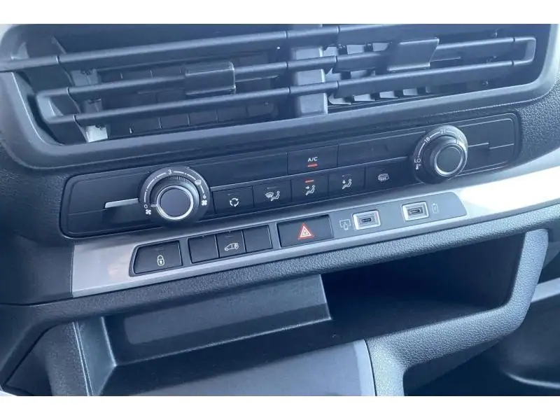 VEHICLE__CONDITION_SERVICE Opel Vivaro VAN L3 WHITE 15