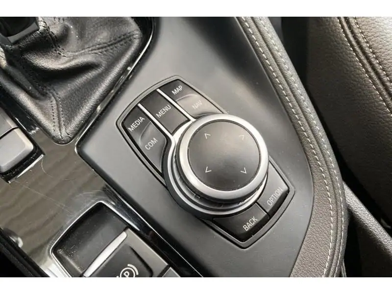 Occasion BMW Serie X X1 sDrive18i ORANGE 29