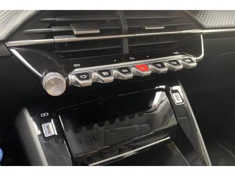 VEHICLE__CONDITION_SERVICE Peugeot 208 ALLURE WHITE 33