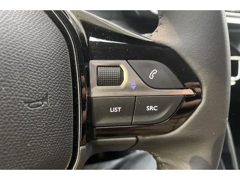 VEHICLE__CONDITION_SERVICE Peugeot 208 ALLURE WHITE 22