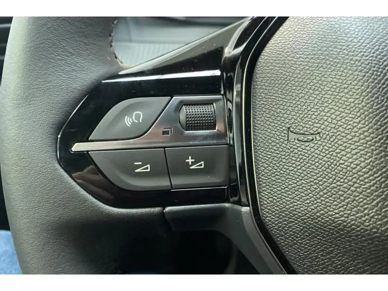 VEHICLE__CONDITION_SERVICE Peugeot 2008 ALLURE*Navi Détecteurs Boite Auto!*disp11/26 BLACK 24