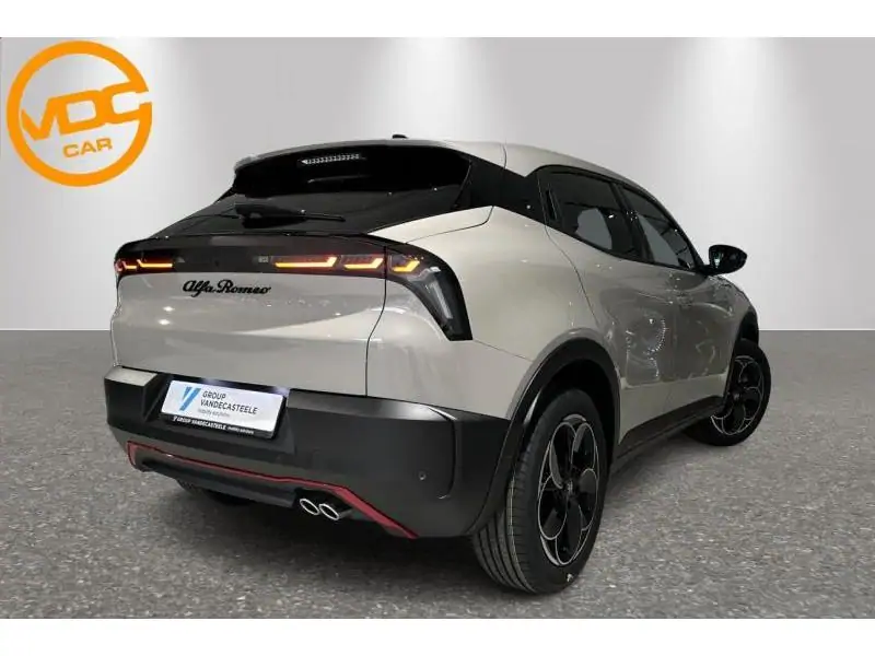 VEHICLE__CONDITION_SERVICE Alfa Romeo Junior Ibrida My25 Speciale 1.2 Hybrid 145 Edct6 BEIGE 3