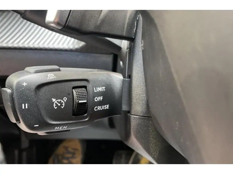 Occasion Peugeot 208 Allure Hybrid BLACK 24