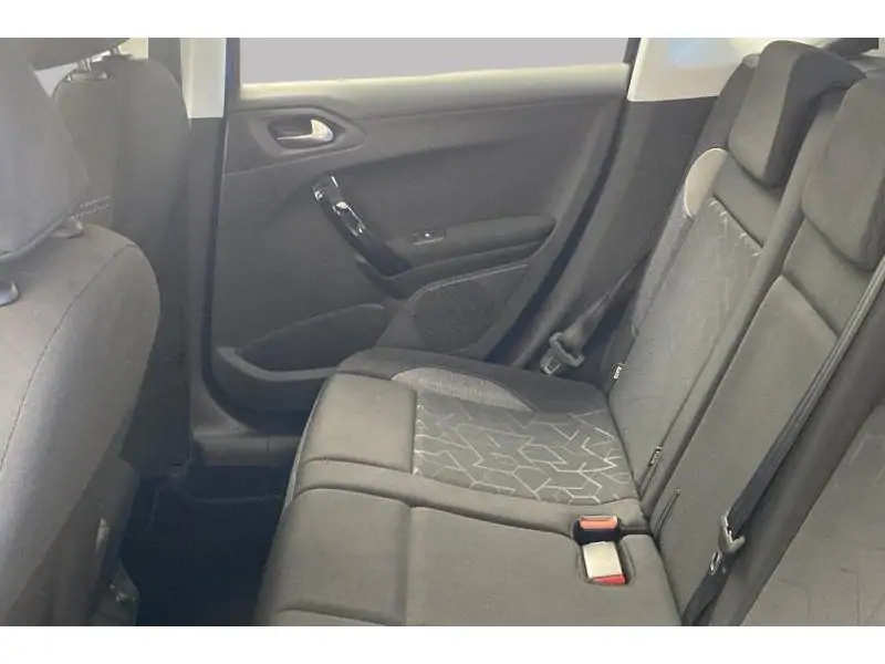 Occasion Peugeot 2008 Signature BLUE 18