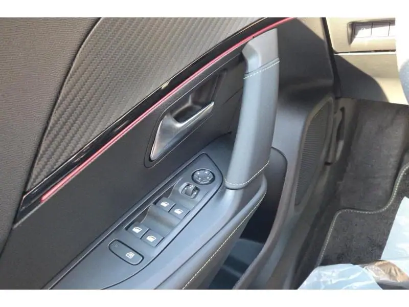 VEHICLE__CONDITION_SERVICE Peugeot 2008 GT WHITE 17