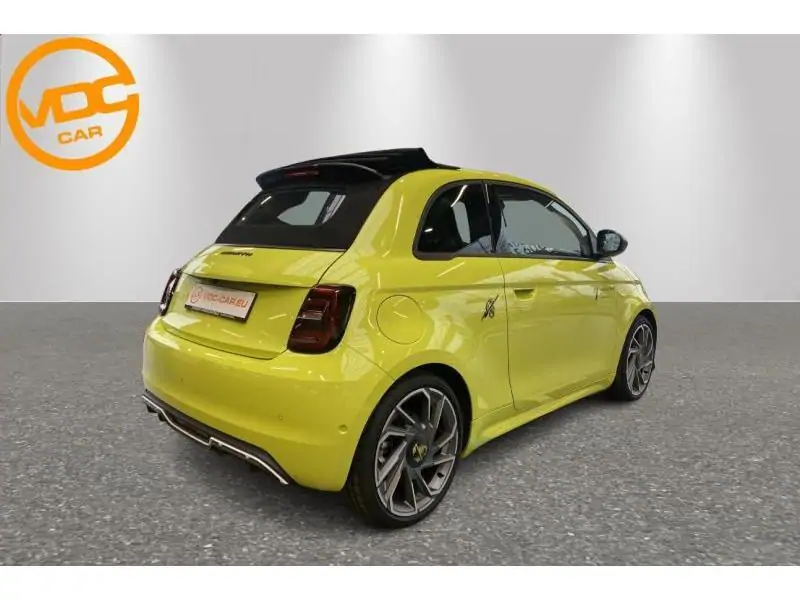VEHICLE__CONDITION_SERVICE Abarth 500e LIMITED EDITION SCORPIONISSIMA YELLOW 3