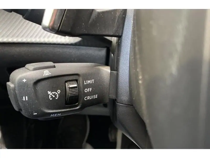 Occasion Peugeot 2008 ALLURE BLUE 28