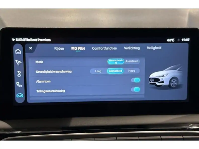 VEHICLE__CONDITION_SERVICE MG MG3 HYBRID+ LUXURY 194 pk WHITE 31