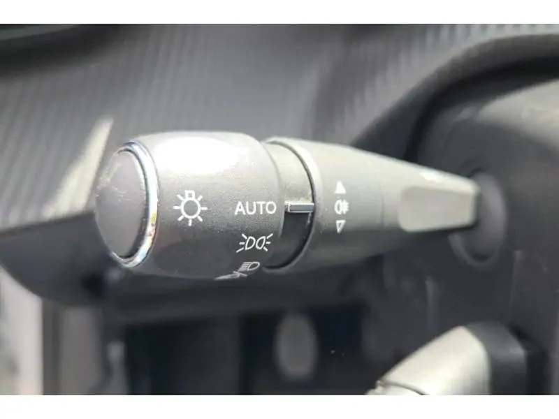 Occasion Peugeot 208 Allure WHITE 22