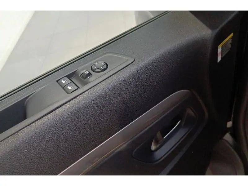 VEHICLE__CONDITION_SERVICE Peugeot Traveller LONG Business VIP Full Option BLACK 17