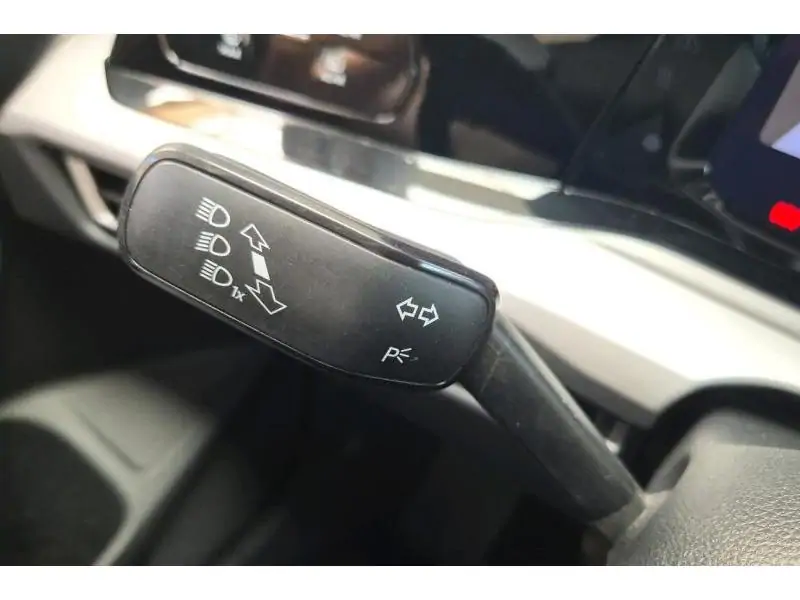 Occasion Volkswagen Golf Variant Berline 1.0 TSI MANUAL WHITE 18