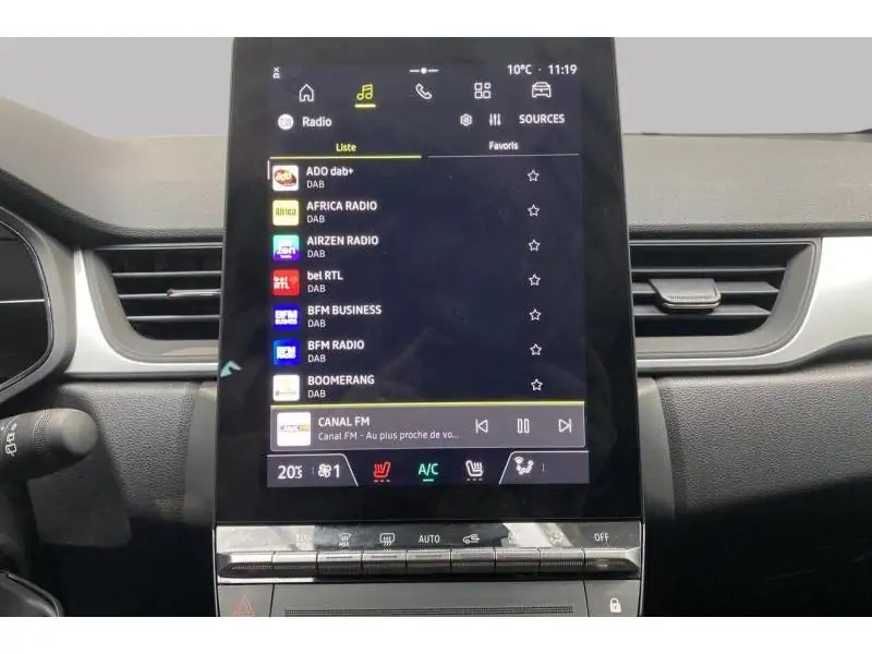 Occasion Renault Captur II TCE 160 WHITE 31