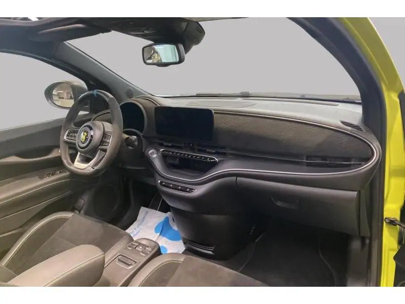 VEHICLE__CONDITION_SERVICE Abarth 500e LIMITED EDITION SCORPIONISSIMA YELLOW 2