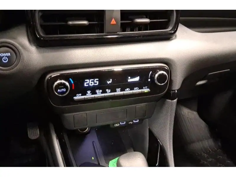 Occasion Toyota Yaris IV BEIGE 13