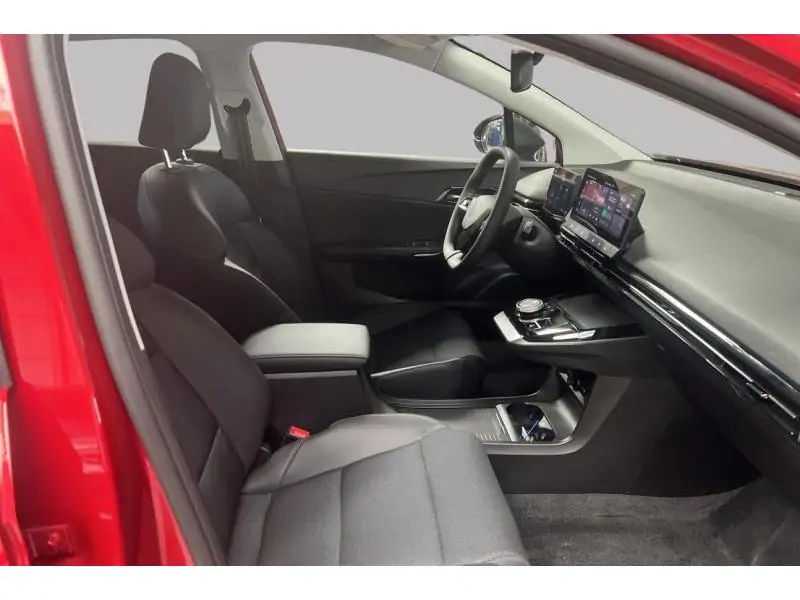 VEHICLE__CONDITION_SERVICE MG MG4 LUXURY TROPHY Extended Range 77 KWH RED 8