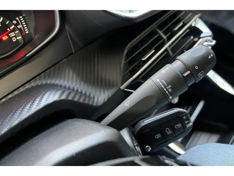 Occasion Peugeot 208 STYLE WHITE 24