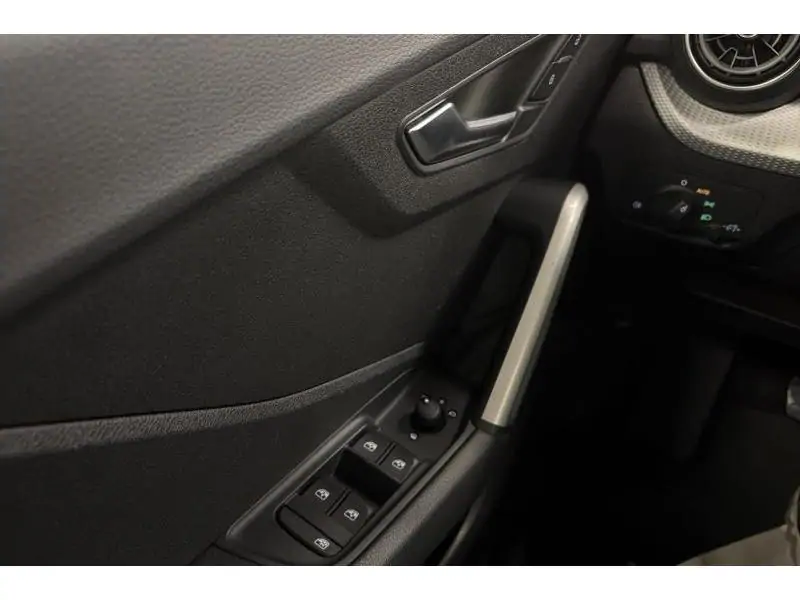 Occasion Audi Q2 30 TDI Attraction GREY 17