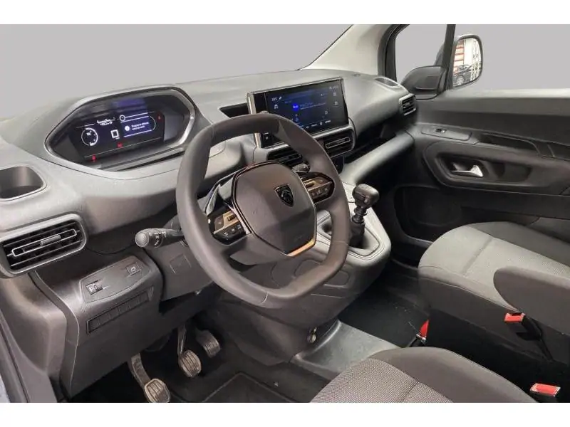 Démo Peugeot Partner ST LIGHT BLACK 9