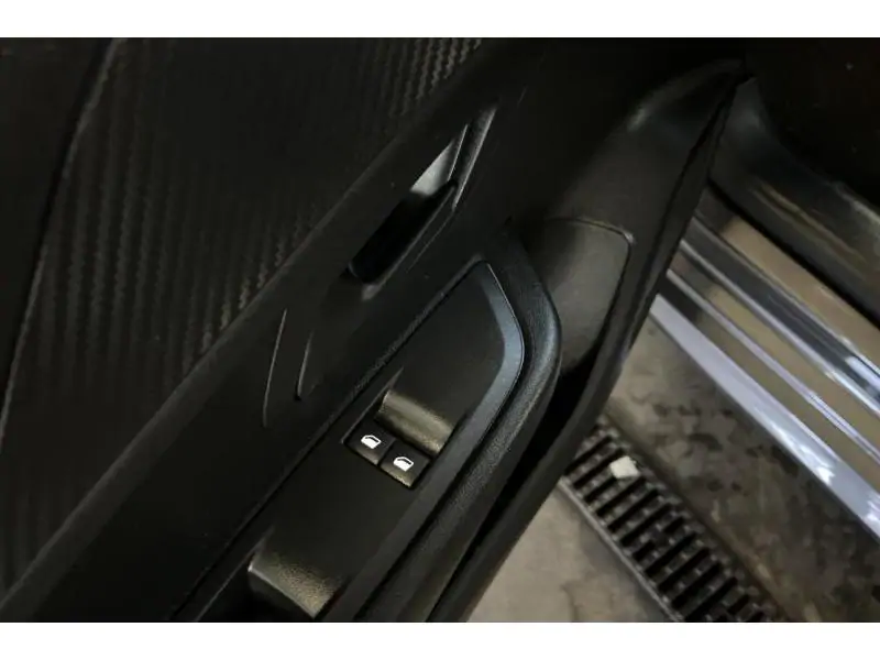 Occasion Peugeot 208 II & e- Like GREY 17