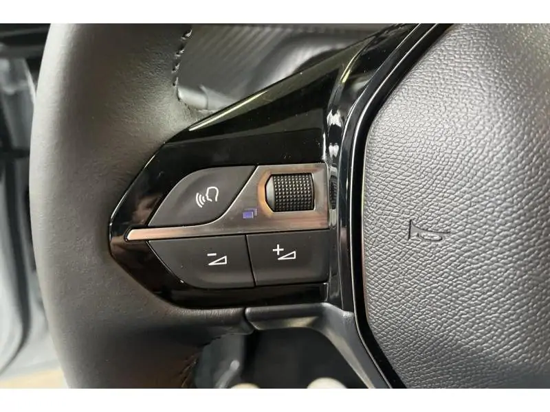 VEHICLE__CONDITION_SERVICE Peugeot 208 STYLE WHITE 22