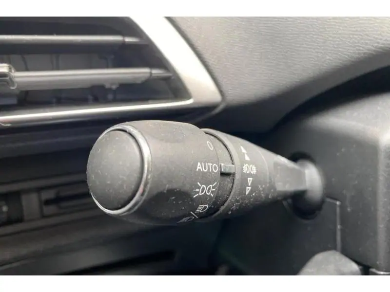 Occasion Peugeot 3008 Allure *toit ouvrant**Gtie extension possible! WHITE 27