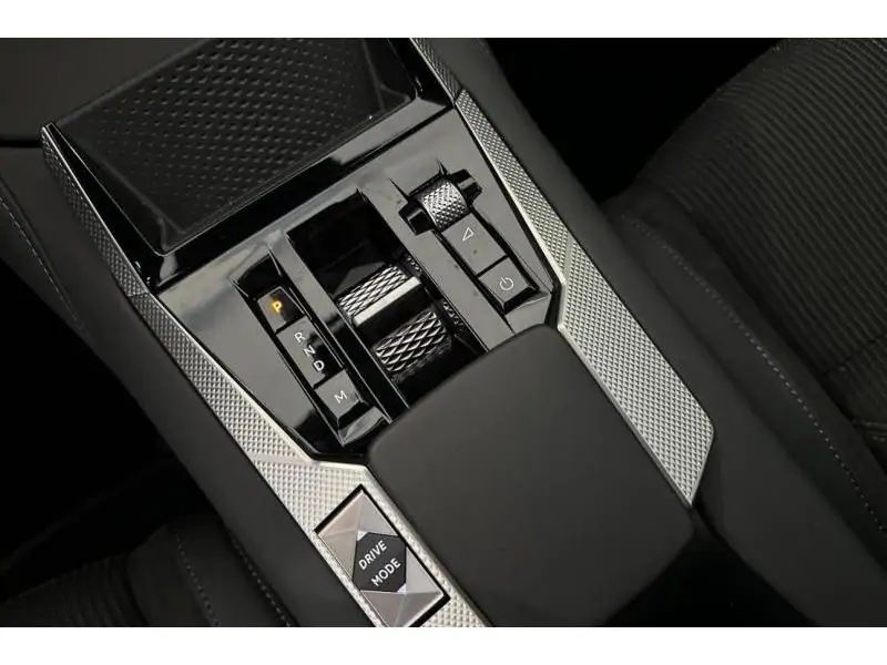 VEHICLE__CONDITION_SERVICE DS Automobiles DS 4 HYBRID 145 ETOILE WHITE 16