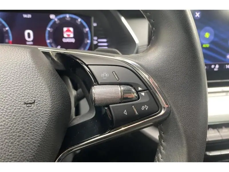 Occasie Skoda Octavia Ambition BLACK 23