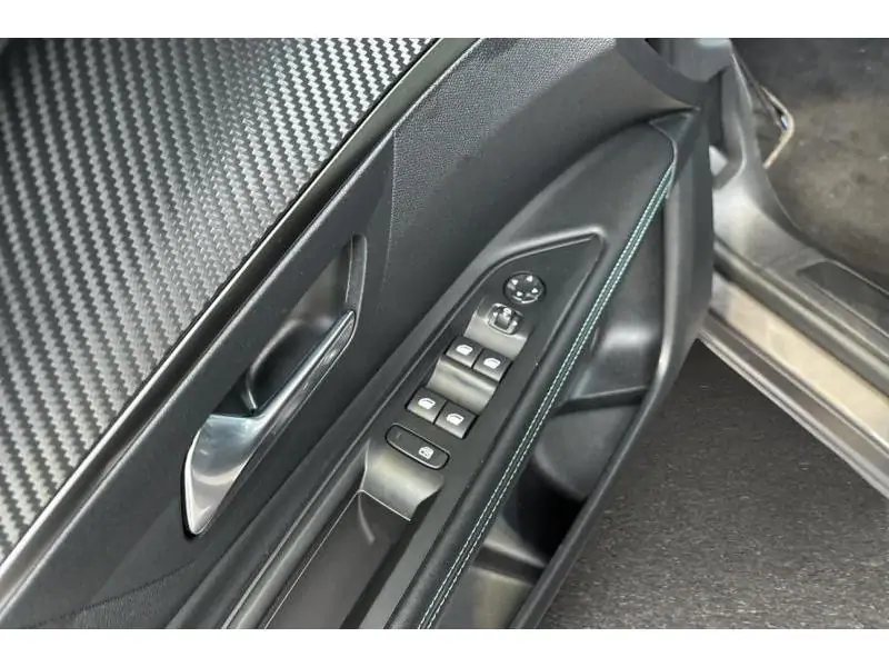 VEHICLE__CONDITION_SERVICE Peugeot 3008 ALLURE PACK GREY 17