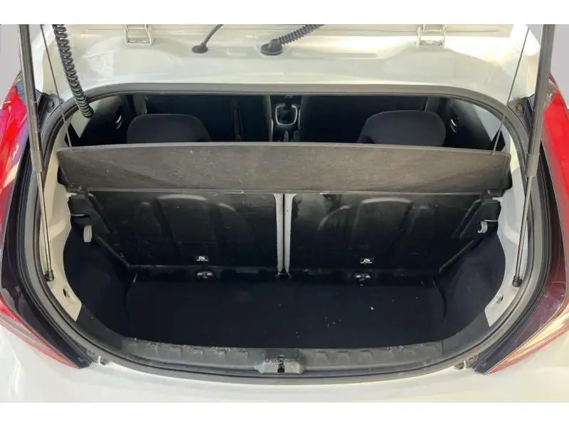 Occasion Toyota Aygo Berline MANUAL WHITE 19